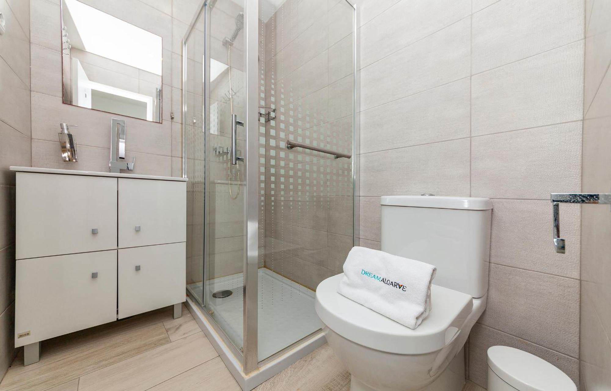M - Martin & Tomas Guesthouse 拉哥斯 客房 照片